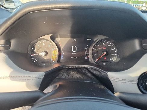 Used 2025 Jeep Compass Limited AWD/4WD image 38