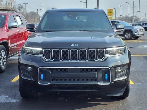 Used 2022 Jeep Grand Cherokee Overland w/ Luxury Tech Group IV image 24