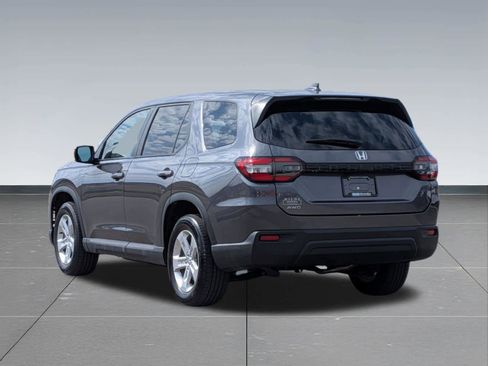 Certified 2023 Honda Pilot LX image 3
