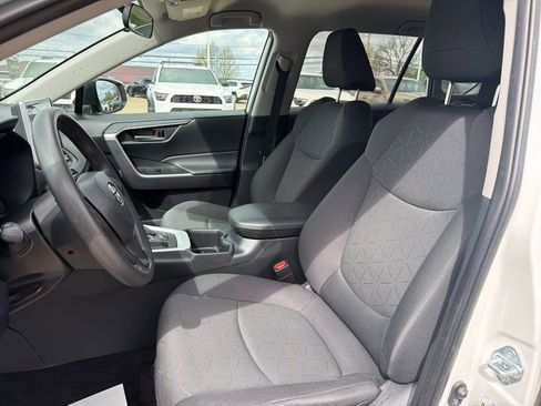 Used 2024 Toyota RAV4 XLE FWD image 9
