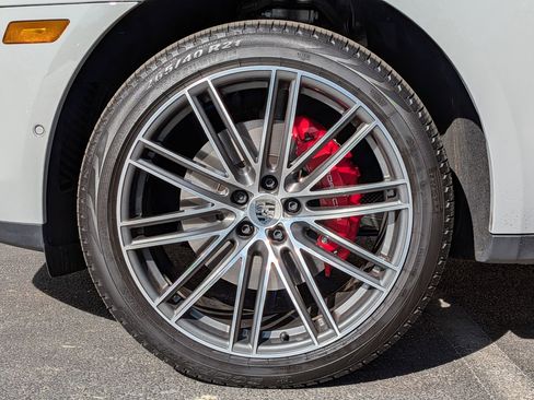 Certified 2025 Porsche Macan S AWD/4WD image 11