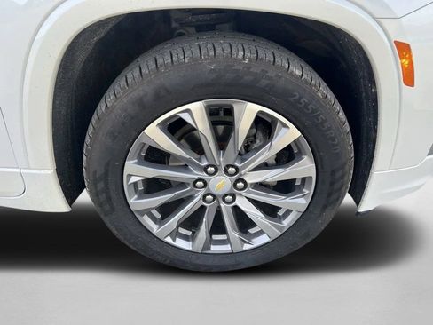 Used 2022 Chevrolet Traverse Premier image 36