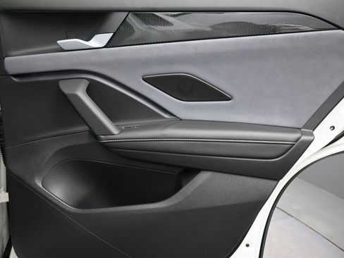 New 2026 Volkswagen Tiguan SE image 14