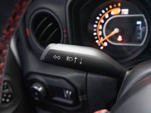 Used 2024 Jeep Wrangler Unlimited Rubicon image 25