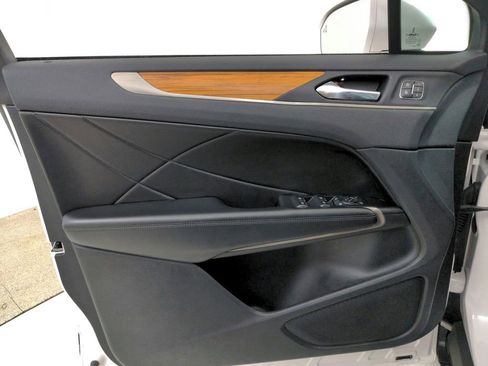 Used 2018 Lincoln MKC Reserve image 37