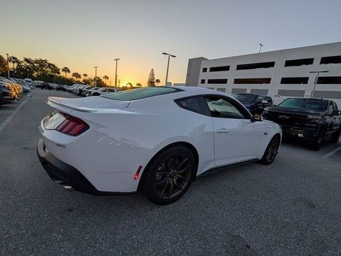 Used 2025 Ford Mustang GT Premium image 11
