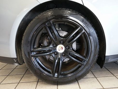 Used 2019 Porsche Panamera 4 image 65