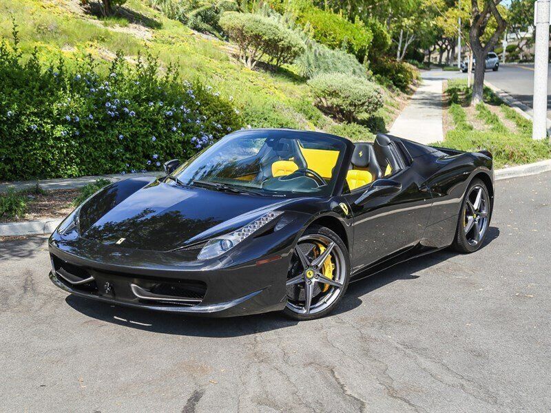 Used 2013 Ferrari 458 Spider RWD image 7