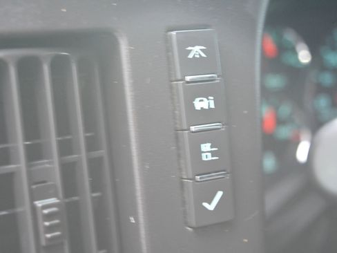 Used 2014 Chevrolet Express 2500 Extended image 19