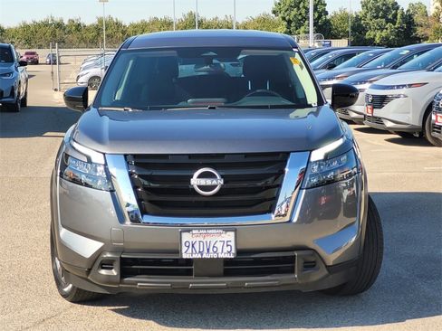 Used 2024 Nissan Pathfinder S image 3