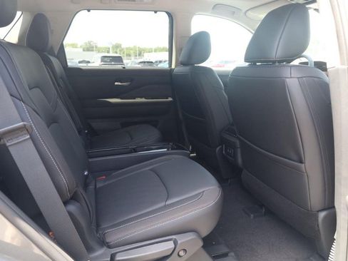 New 2026 Nissan Pathfinder SL w/ SL Premium Package AWD/4WD image 22