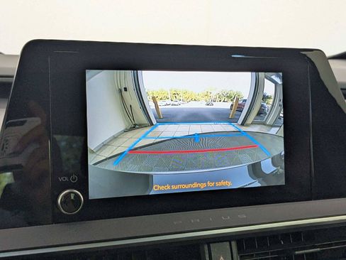 Used 2025 Toyota Prius LE FWD image 21