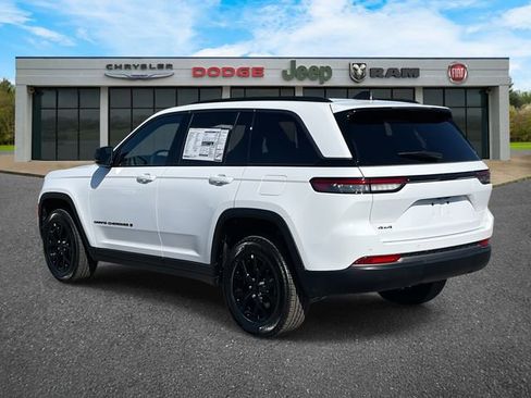 New 2026 Jeep Grand Cherokee Altitude image 29