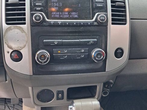 Used 2018 Nissan Frontier SV RWD image 13