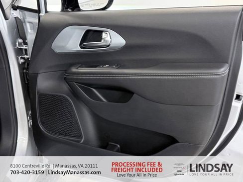 New 2026 Chrysler Pacifica Limited w/ S Appearance Package AWD/4WD image 10