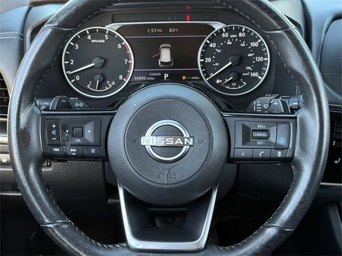 Used 2022 Nissan Rogue SV w/ SV Premium Package image 11