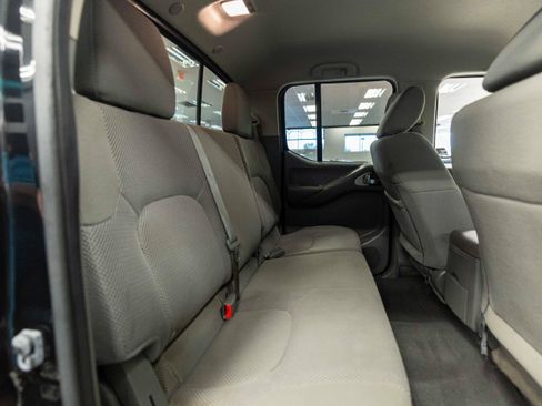 Used 2020 Nissan Frontier SV w/ Midnight Edition Floor Mats RWD image 13