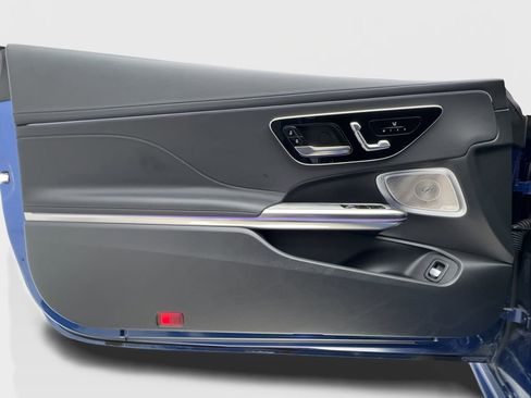 Used 2025 Mercedes-Benz CLE 300 4MATIC Coupe image 35