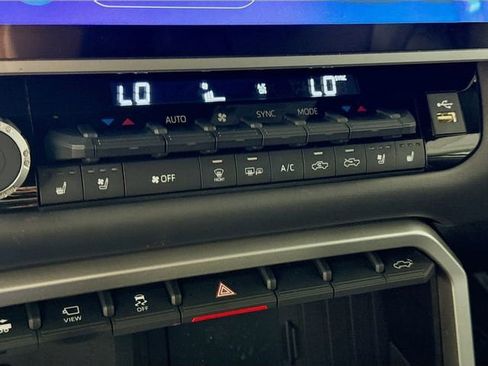 Certified 2025 Toyota Tundra Platinum image 15