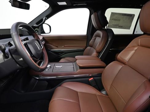 New 2026 Lincoln Navigator Reserve AWD/4WD image 13