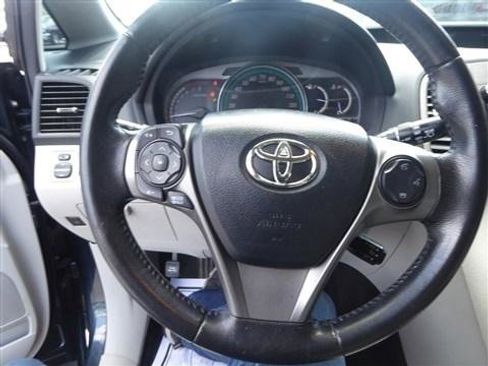 Used 2013 Toyota Venza XLE image 13