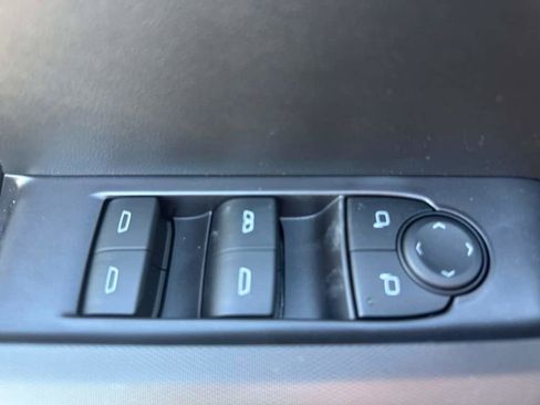 New 2026 Chevrolet Colorado LT image 18