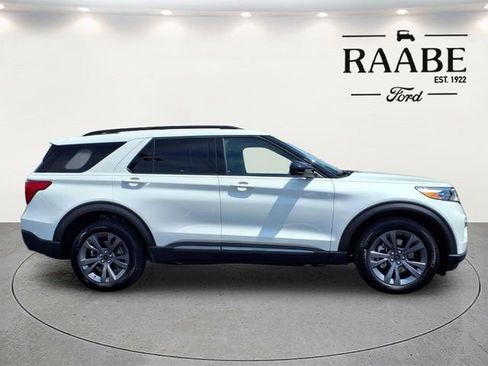 Used 2024 Ford Explorer XLT w/ Equipment Group 202A AWD/4WD image 8