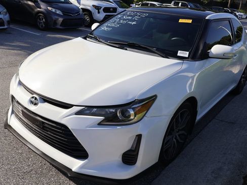 Used 2014 Scion tC FWD image 2