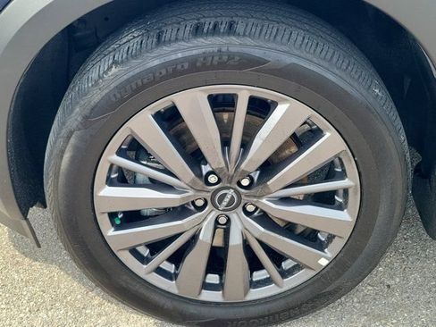 Certified 2024 Nissan Pathfinder SL w/ SL Premium Package FWD image 8