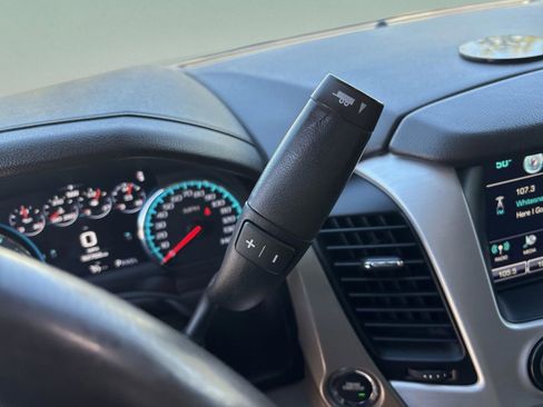 Used 2017 GMC Yukon SLT w/ Premium Edition image 17