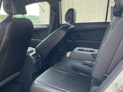 Certified 2024 Volkswagen Tiguan SE R-Line FWD image 18