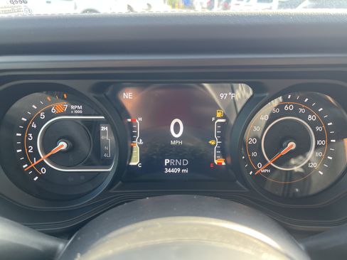 Used 2025 Jeep Wrangler Unlimited Rubicon AWD/4WD image 18