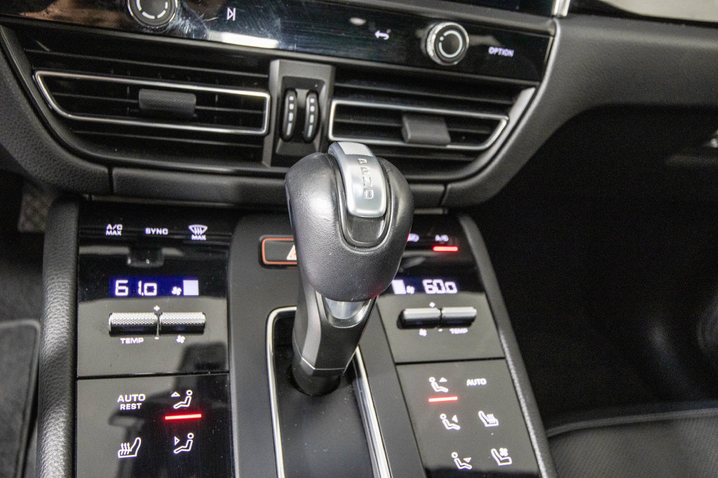 Used 2024 Porsche Macan w/ Premium Plus Package AWD/4WD image 24