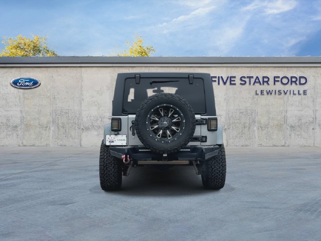 Used 2016 Jeep Wrangler Unlimited Rubicon w/ Connectivity Group AWD/4WD image 7