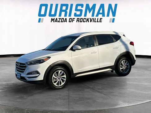 Used 2017 Hyundai Tucson SE image 2