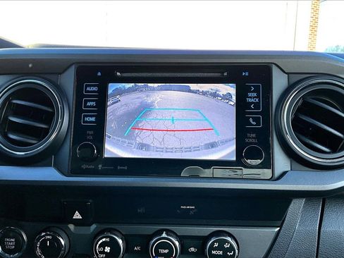 Used 2019 Toyota Tacoma TRD Off-Road w/ Technology Package image 13