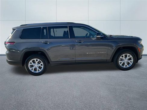 Used 2023 Jeep Grand Cherokee L Limited AWD/4WD image 6