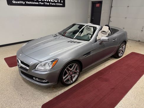 Used 2013 Mercedes-Benz SLK 250 image 3