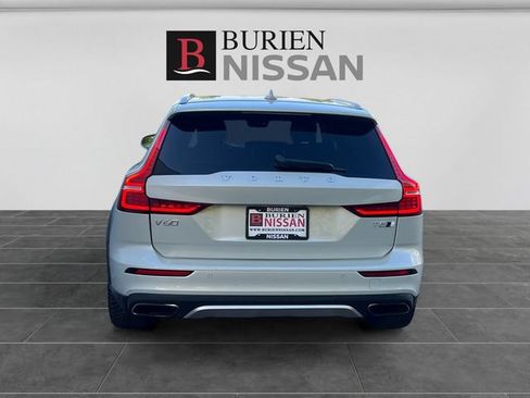 Used 2020 Volvo V60 T5 Cross Country AWD/4WD image 4
