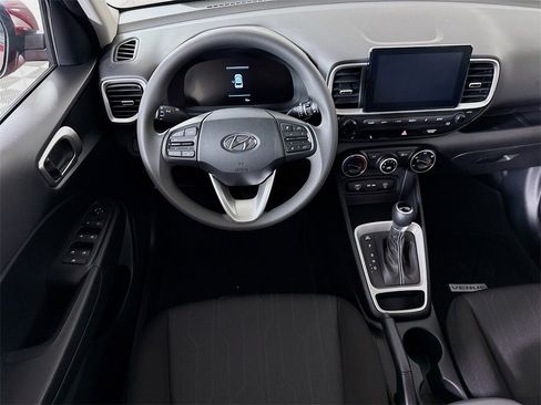 Certified 2026 Hyundai Venue SE image 4