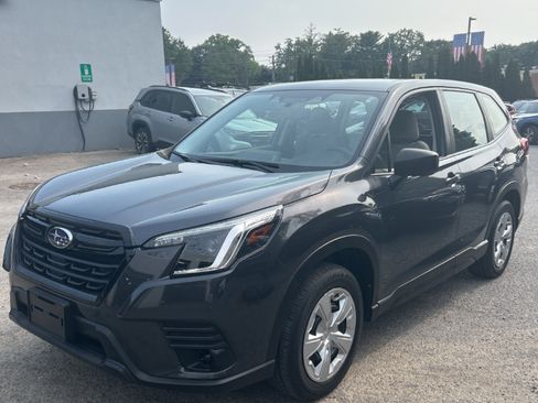 Used 2023 Subaru Forester AWD/4WD image 7