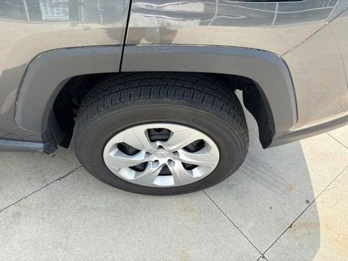 Used 2019 Toyota RAV4 LE w/ All Weather Liner Package AWD/4WD image 12