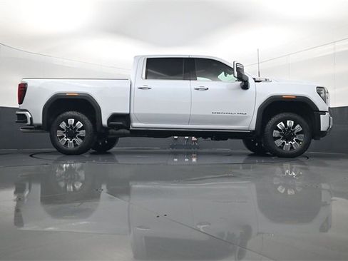 New 2026 GMC Sierra 3500 Denali w/ Denali Reserve Package image 24