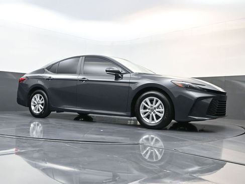 Used 2025 Toyota Camry LE image 20