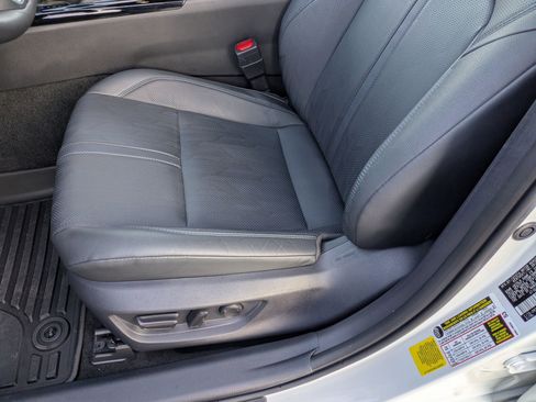 Used 2025 Toyota Camry XSE FWD image 13