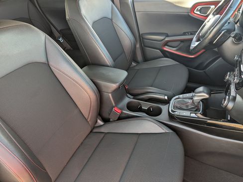 Certified 2022 Kia Soul Turbo image 8