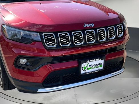 Used 2025 Jeep Compass Limited AWD/4WD image 35