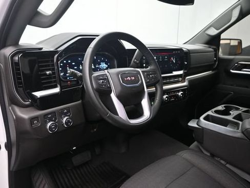 Used 2023 GMC Sierra 1500 SLE AWD/4WD image 8