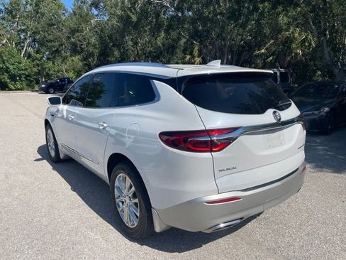 Used 2018 Buick Enclave Premium w/ Experience Buick Package FWD image 4
