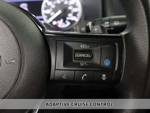 Used 2023 Nissan Rogue SV AWD/4WD image 3